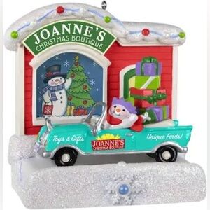 NIB Hallmark Keepsake JOANNES CHRISTMAS BOUTIQUE HAPPY HOLIDAY PARADE COLLECTION